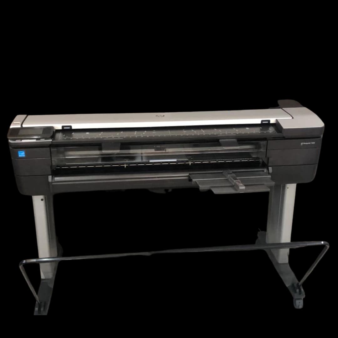 Plotter HP DesignJet sobre pedestal, disponível para locação